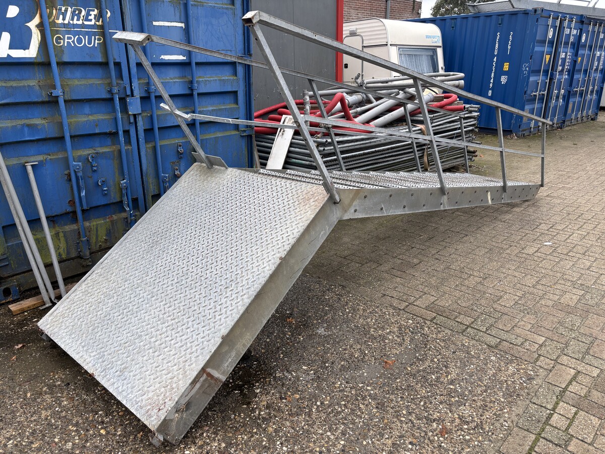 Afbeelding bij Stalen trap