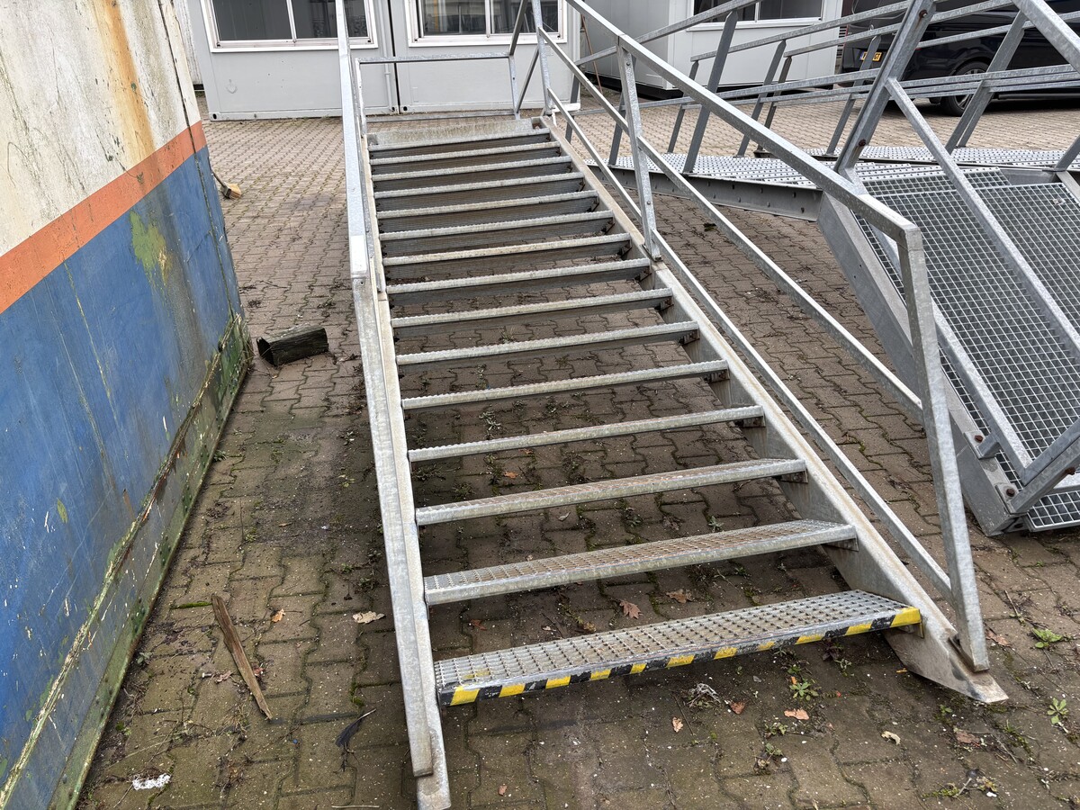Afbeelding bij Stalen trap