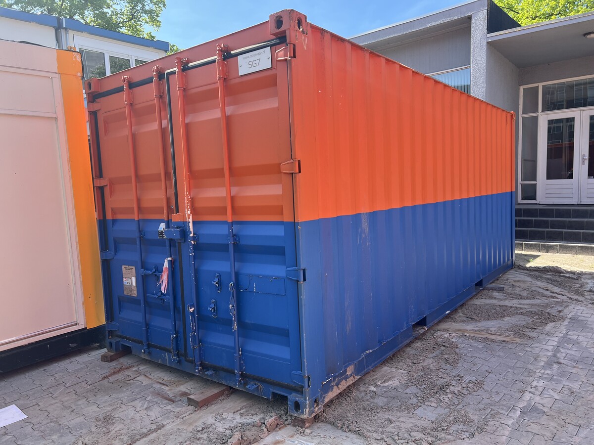 Afbeelding bij Toilet container / Sanitair unit 